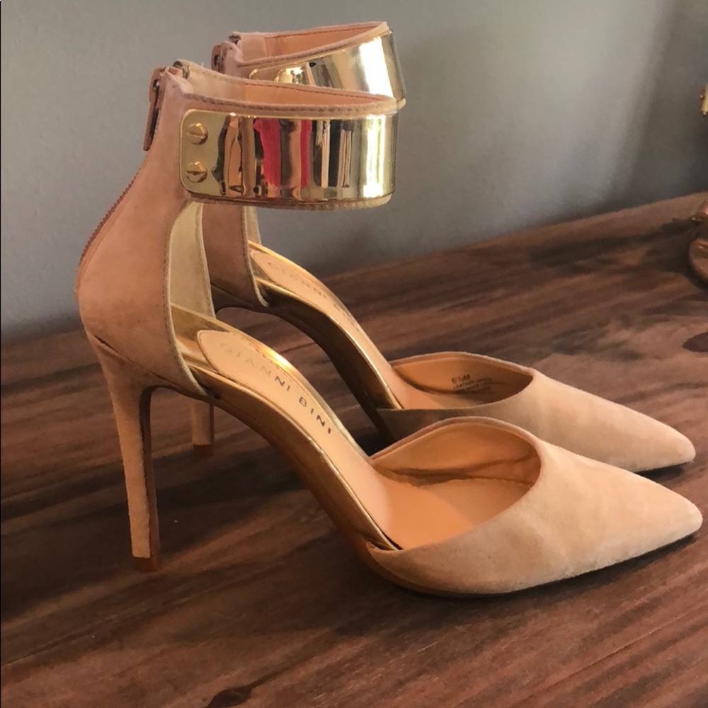 Tan Suede Gianni Bini Heels-Great Condition